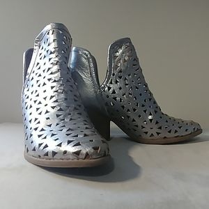 Silver Musse & Cloud Ankle Boots